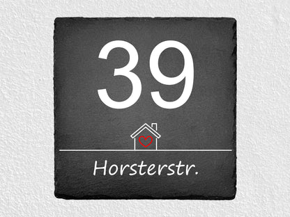 Hausnummer aus Schiefer mit Straßenname 20x20 cm - Haus - UV-Druck