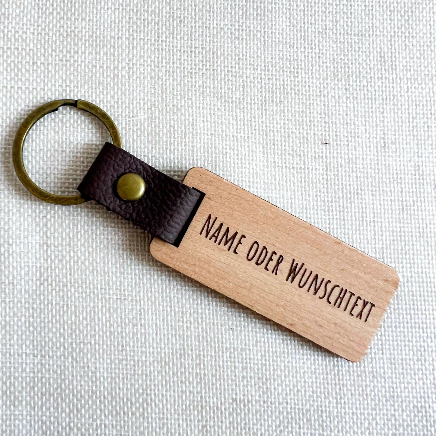 Schlüsselanhänger zum Vatertag für Papa aus Holz - Personalisiert mit Name oder Wunschtext - Bester Papa - Schlüsselanhänger für Opa - Laser