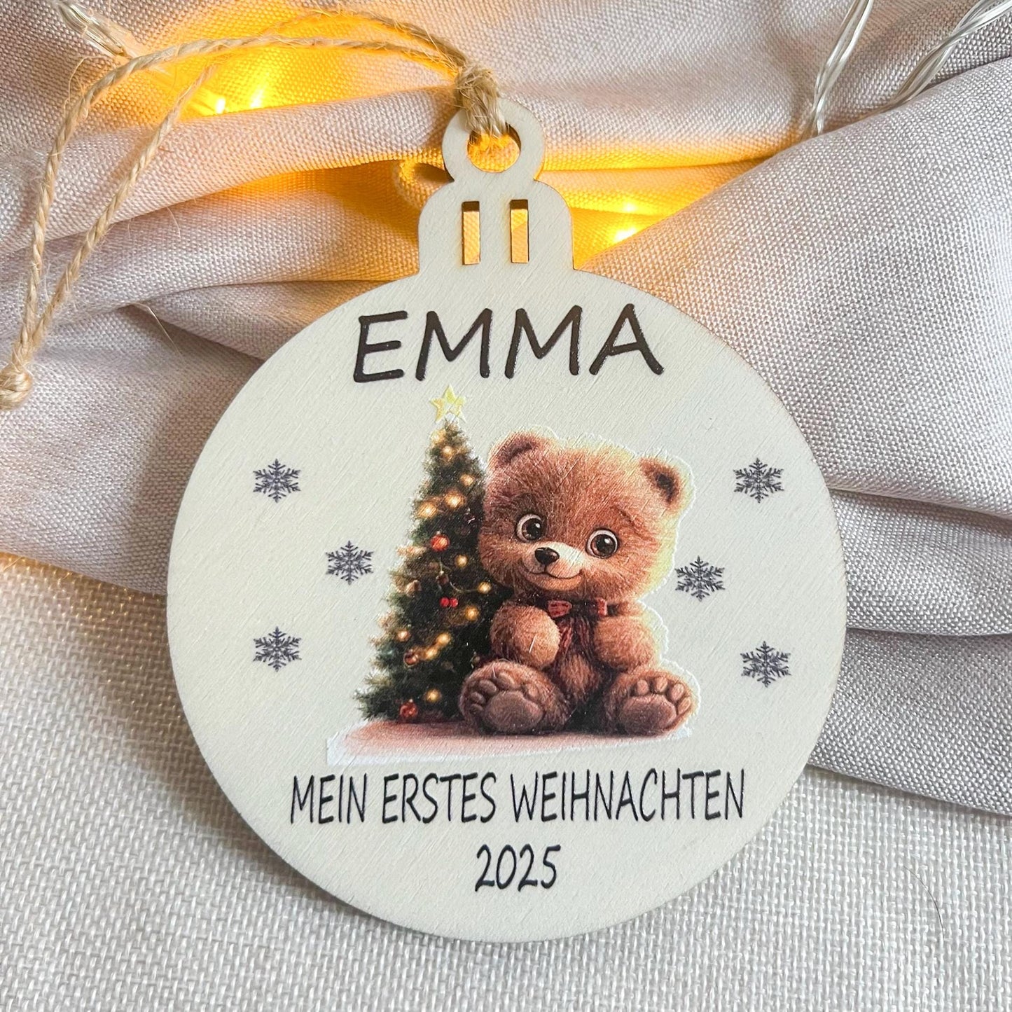 Personalisierte Weihnachtskugel aus Holz  Mit Name  Mein erstes Weihnachten 2025  Bunter  UV Druck