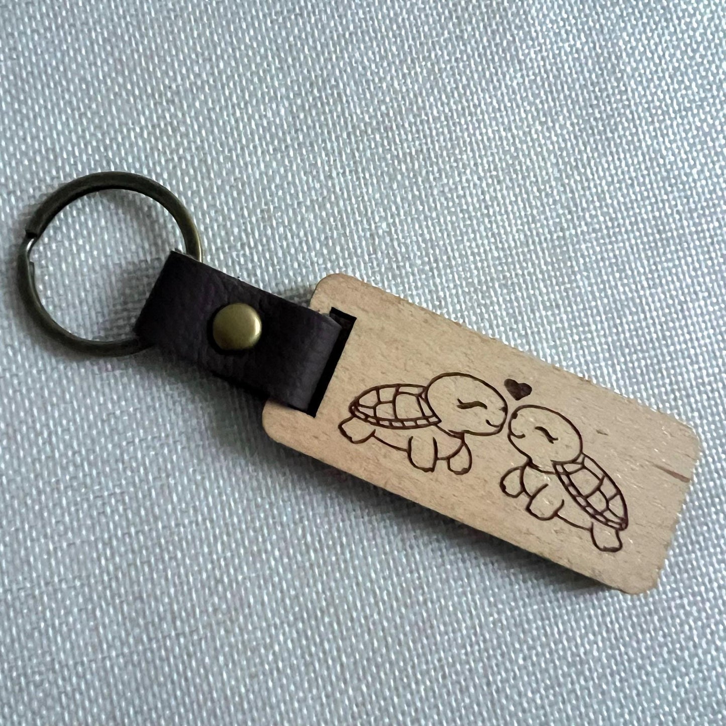 Personalisierter Holz Schlüsselanhänger  Valentinstagsgeschenk mit Lasergravurgravur