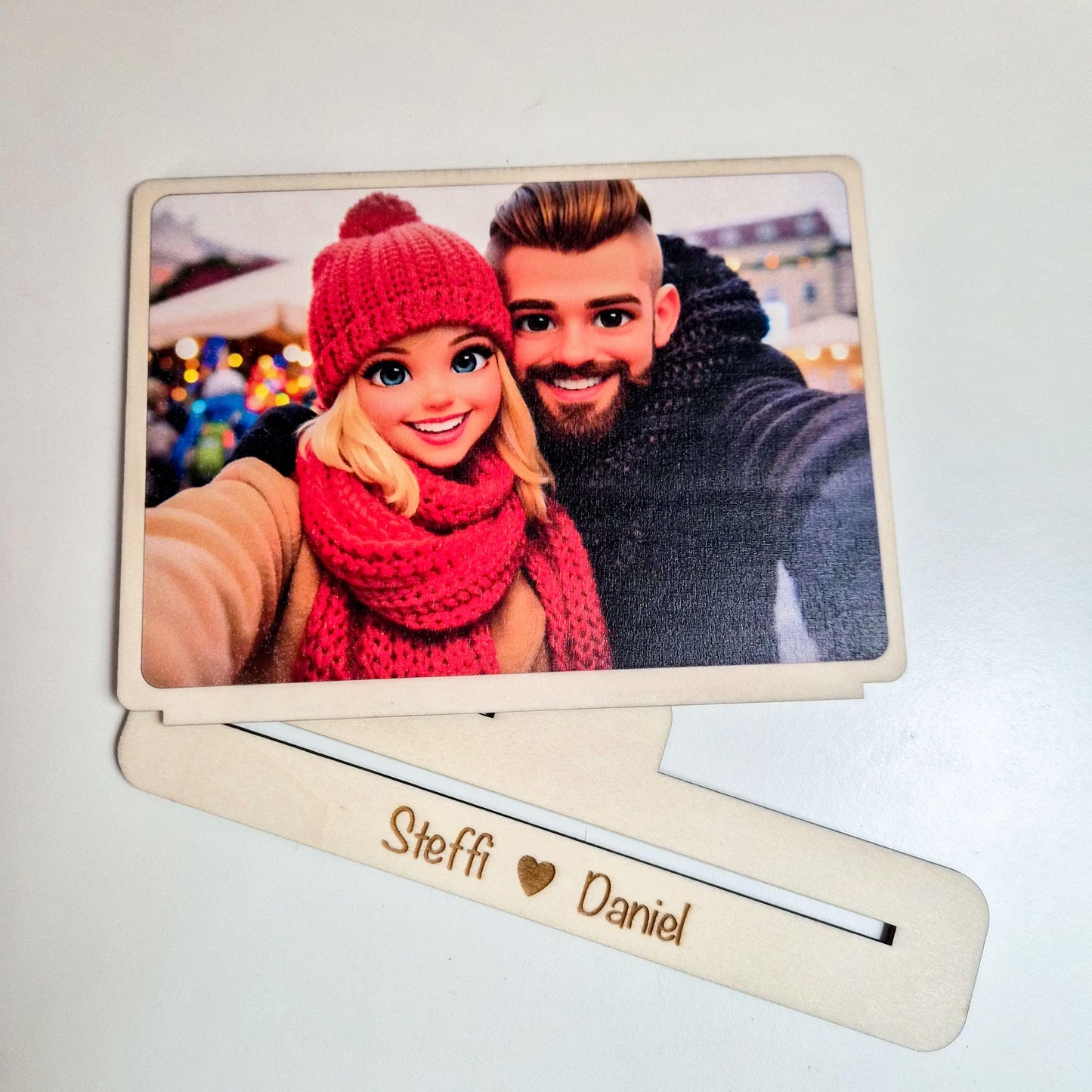 Foto auf Holz mit personalisierten Aufsteller mit  3D Cartoon Stil  UV-Druck  Geschenk zu Valentinstag mit Namen oder Wunschtext