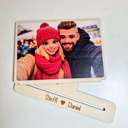 Foto auf Holz mit personalisierten Aufsteller mit  3D Cartoon Stil  UV-Druck  Geschenk zu Valentinstag mit Namen oder Wunschtext