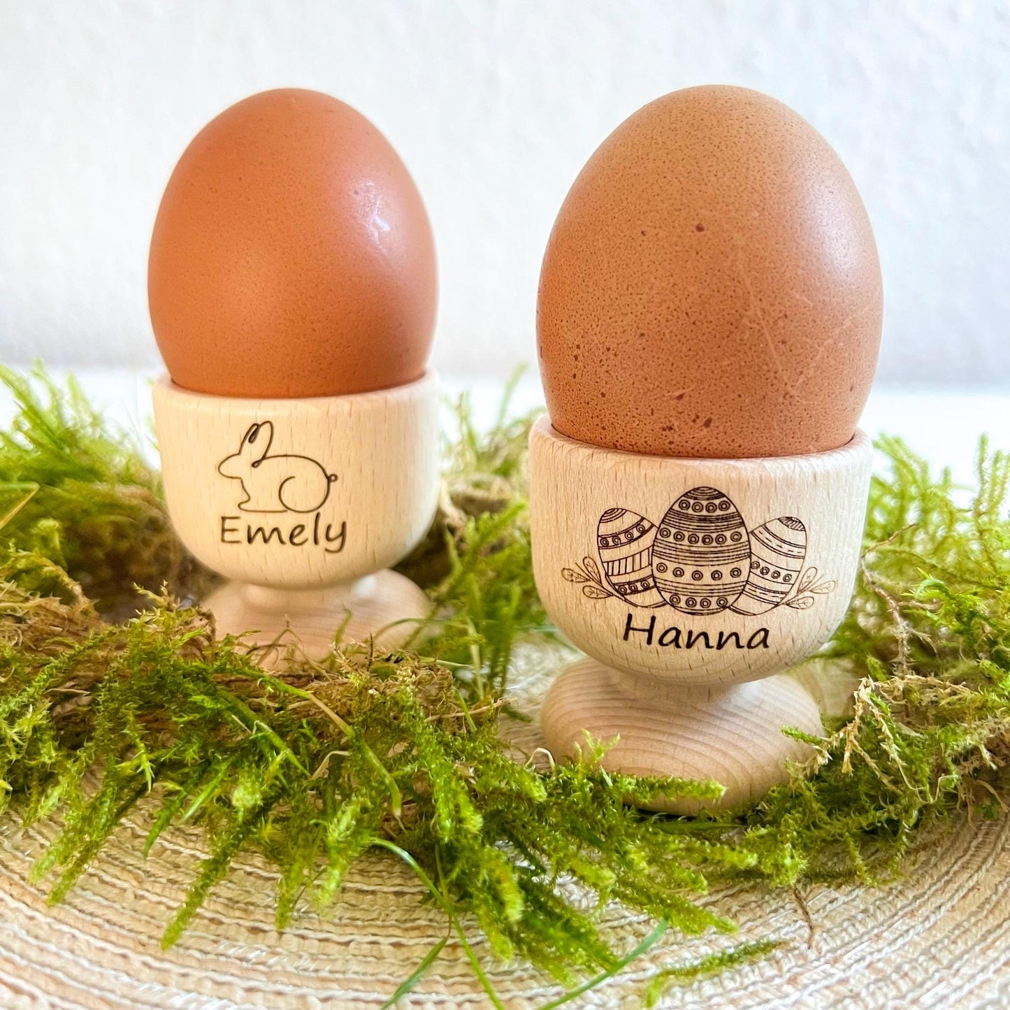 Eierbecher personalisiert mit Name aus Holz  Eierbecher zu Ostern  Osterdeko für Frühstückstisch