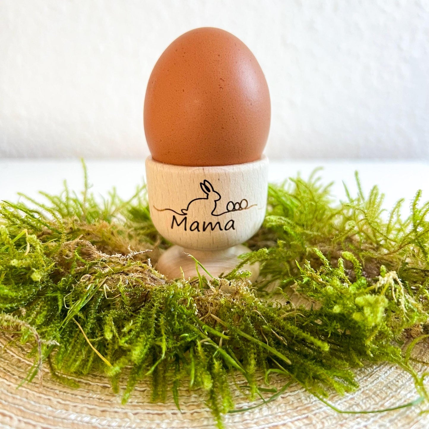 Eierbecher personalisiert mit Name aus Holz  Eierbecher zu Ostern  Osterdeko für Frühstückstisch