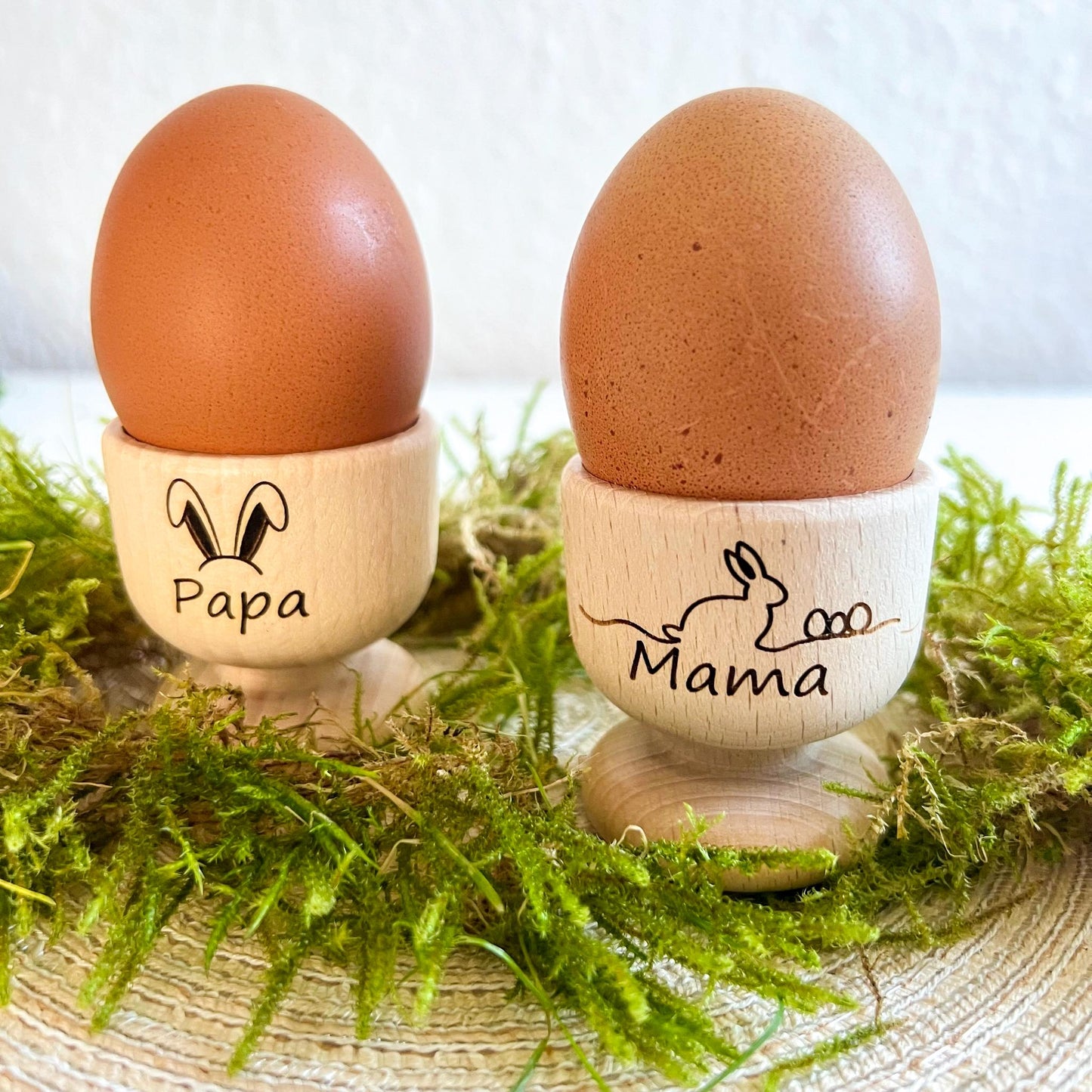 Eierbecher personalisiert mit Name aus Holz  Eierbecher zu Ostern  Osterdeko für Frühstückstisch