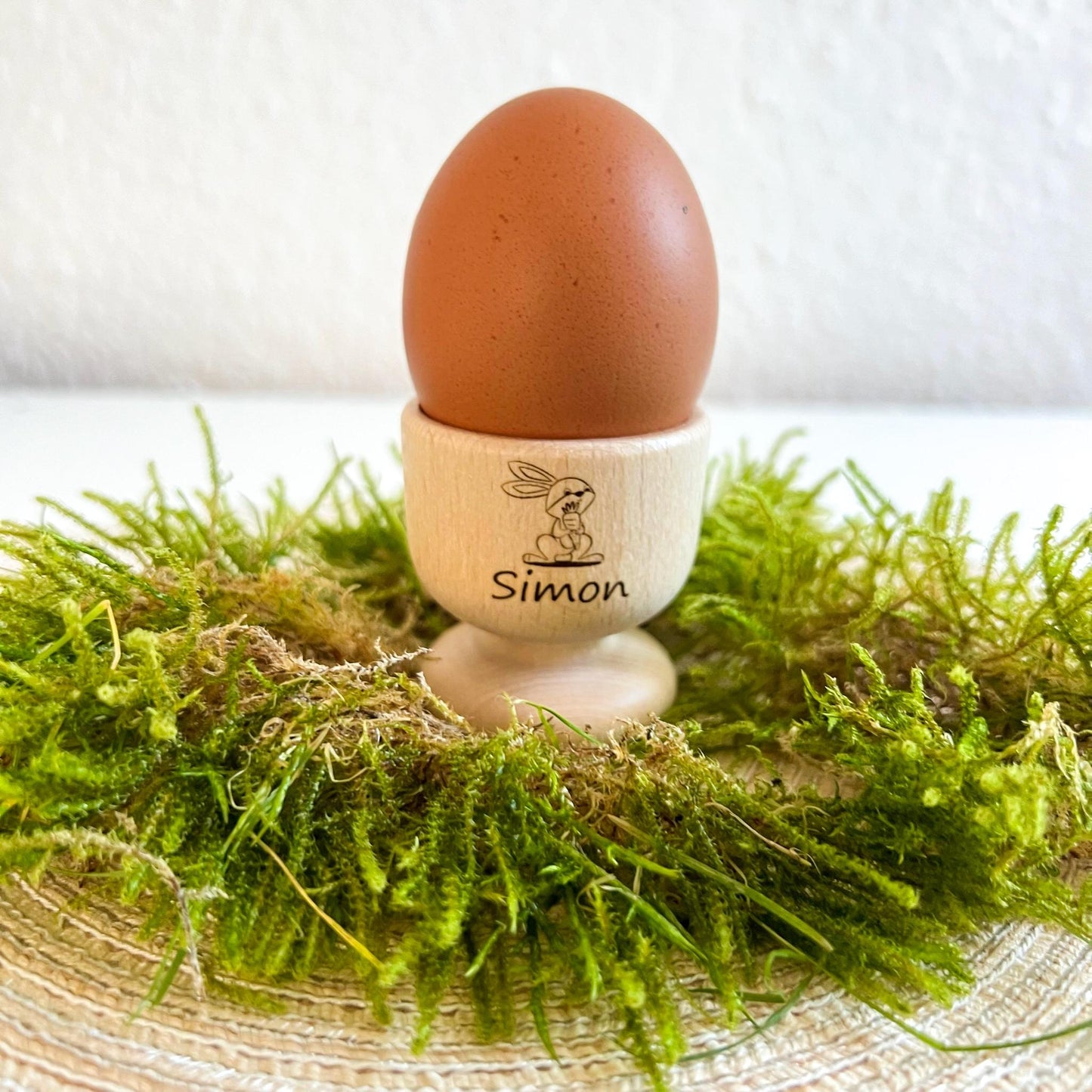 Eierbecher personalisiert mit Name aus Holz  Eierbecher zu Ostern  Osterdeko für Frühstückstisch