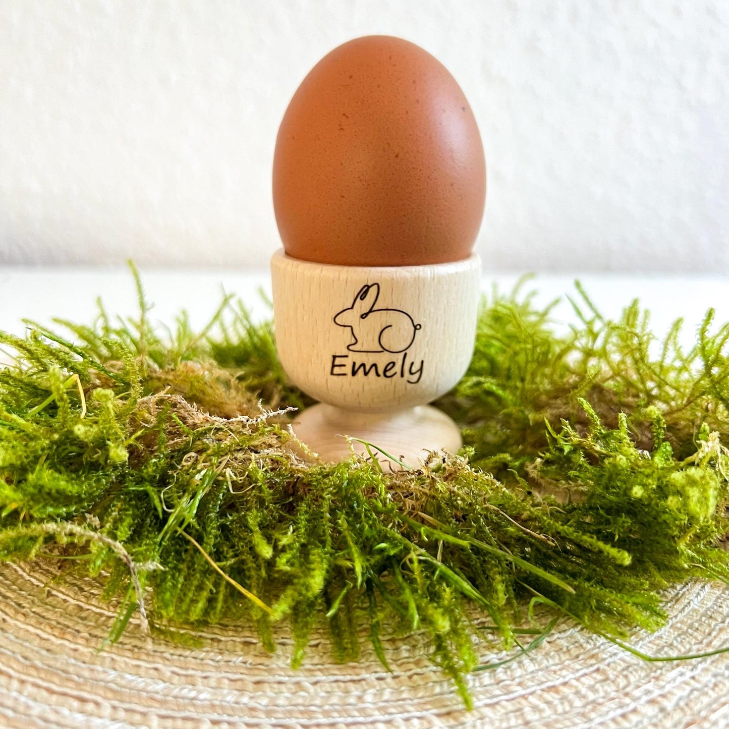 Eierbecher personalisiert mit Name aus Holz  Eierbecher zu Ostern  Osterdeko für Frühstückstisch