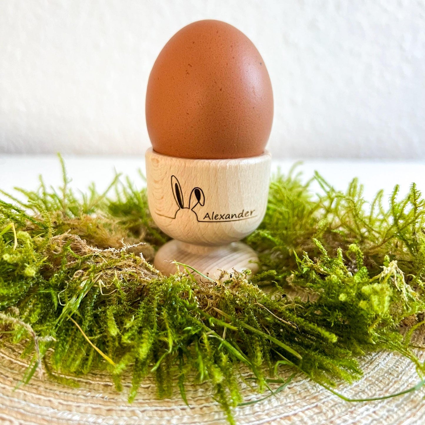 Eierbecher personalisiert mit Name aus Holz  Eierbecher zu Ostern  Osterdeko für Frühstückstisch